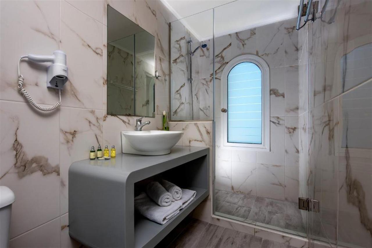 Coral Hotel Ierápetra エクステリア 写真