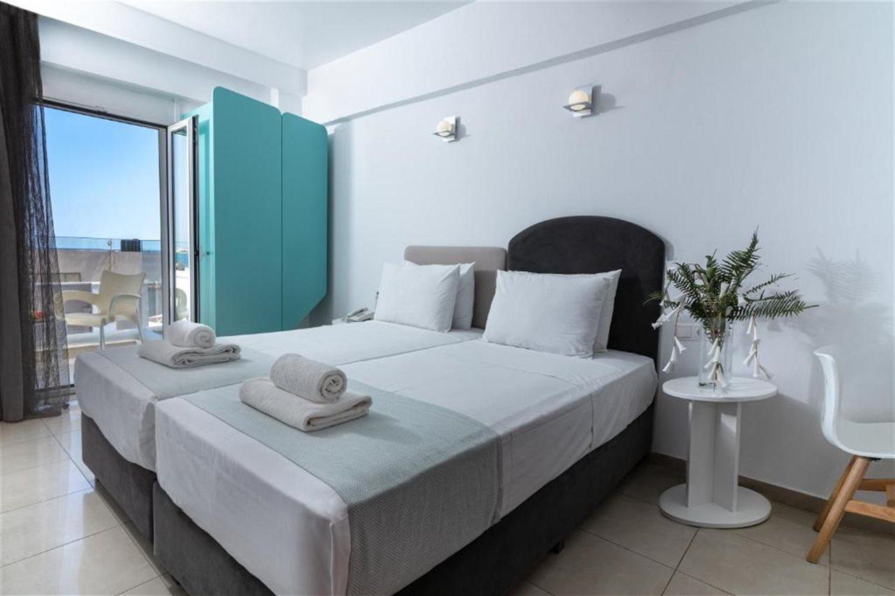 Coral Hotel Ierápetra エクステリア 写真
