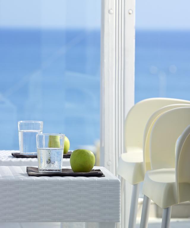 Coral Hotel Ierápetra エクステリア 写真