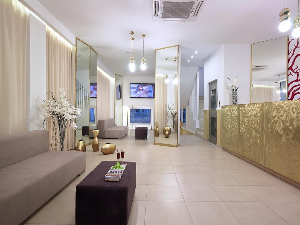 Coral Hotel Ierápetra エクステリア 写真