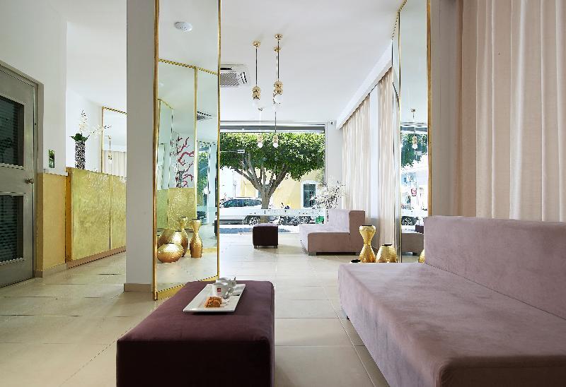 Coral Hotel Ierápetra エクステリア 写真