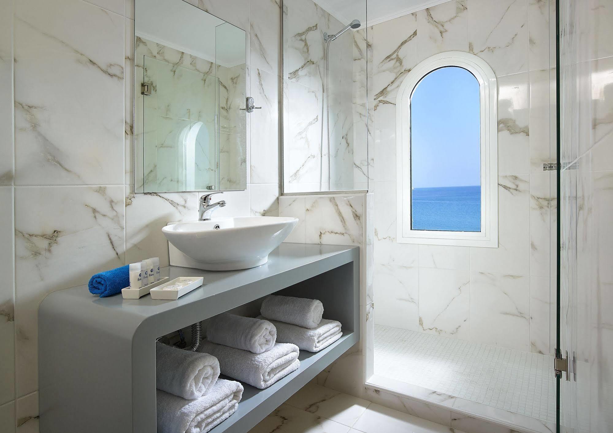 Coral Hotel Ierápetra エクステリア 写真