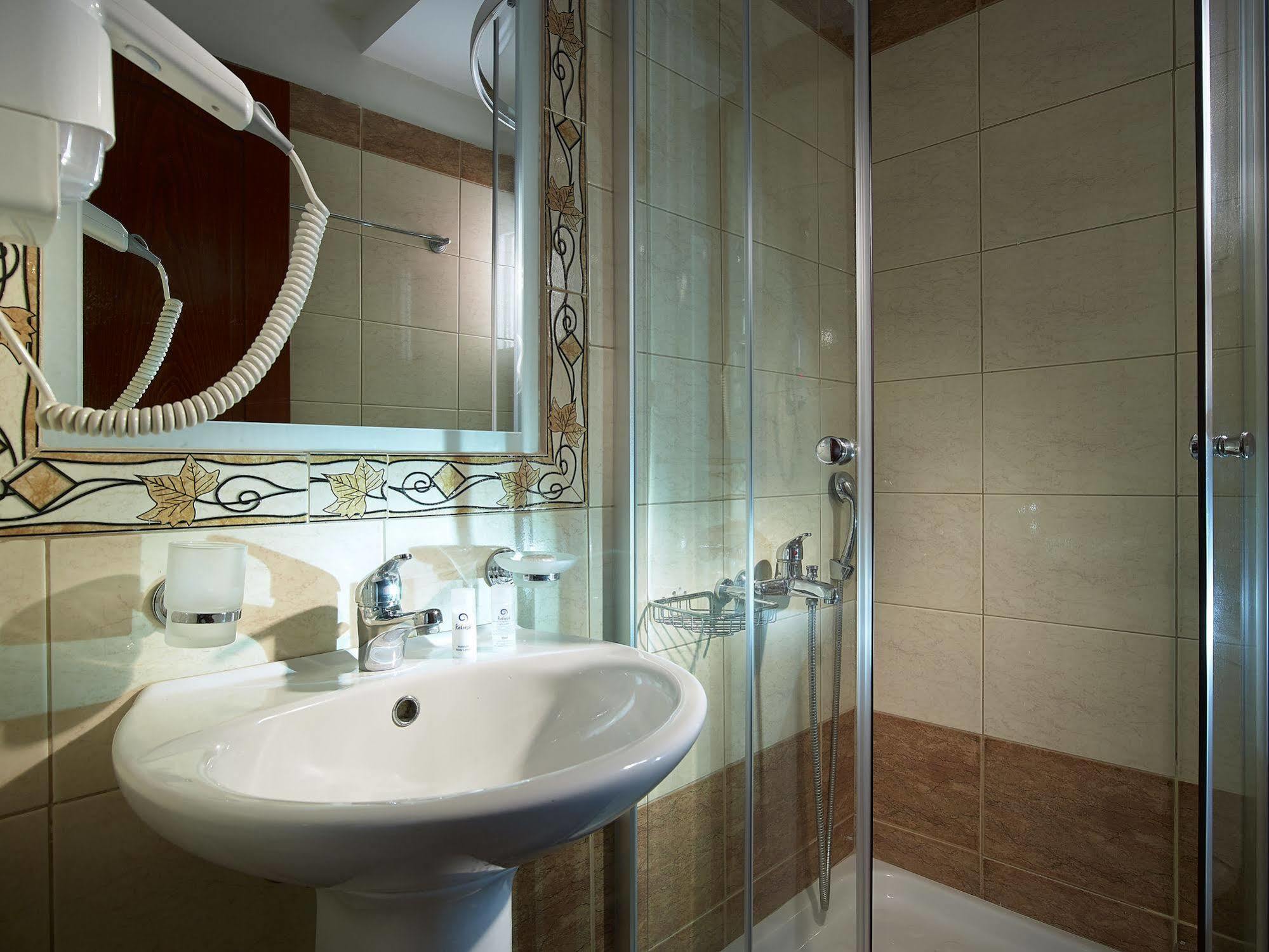 Coral Hotel Ierápetra エクステリア 写真