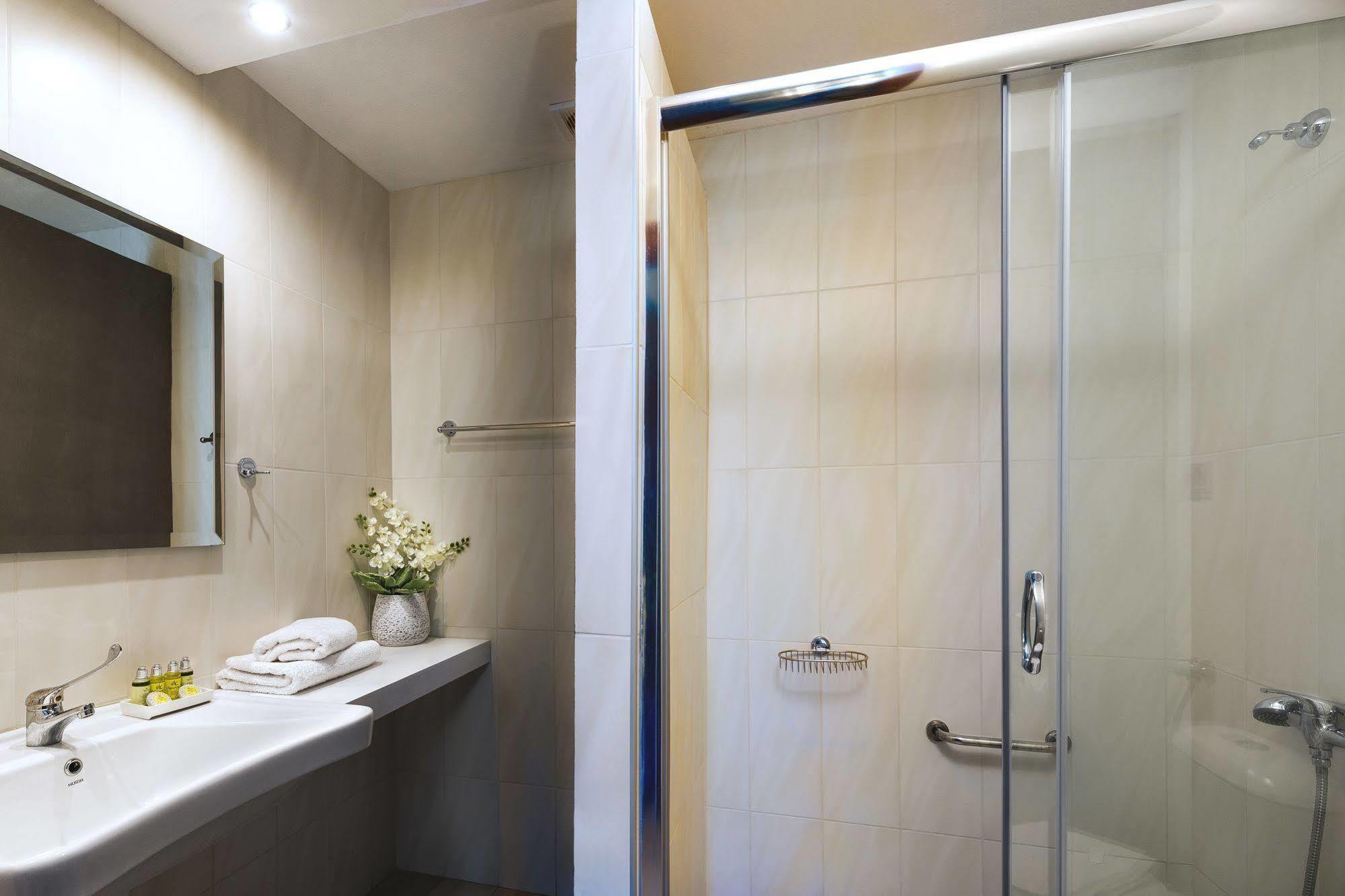 Coral Hotel Ierápetra エクステリア 写真