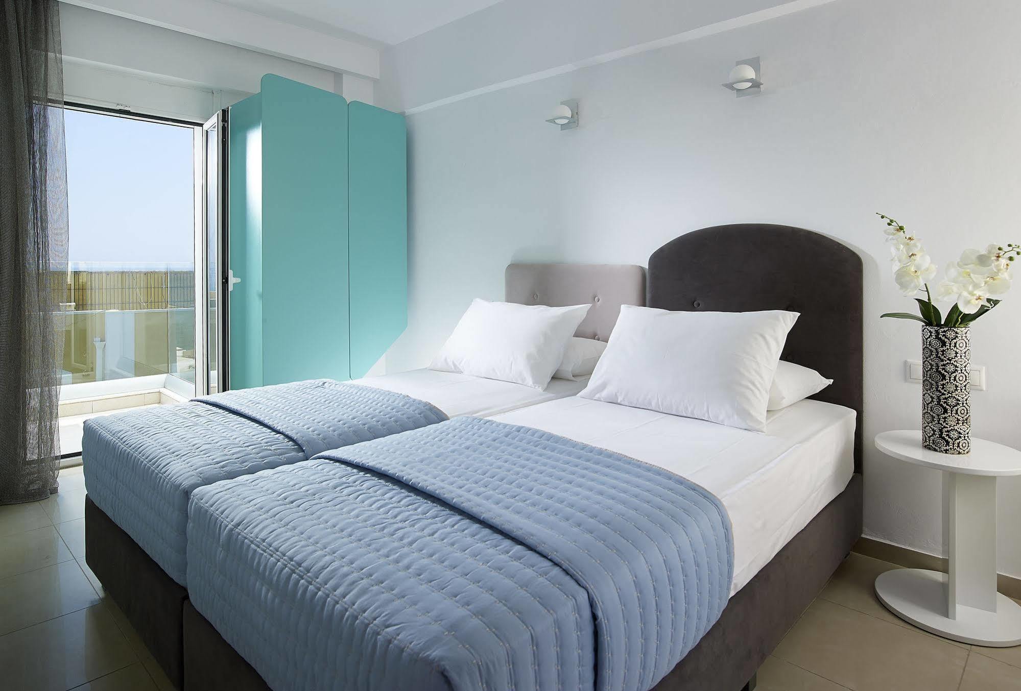 Coral Hotel Ierápetra エクステリア 写真